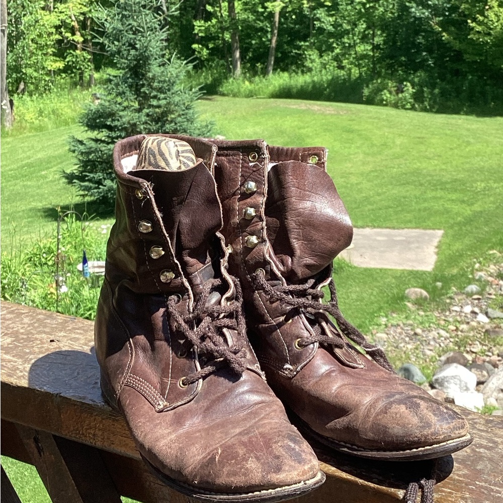 DISTRESSED NATURALLY Awesome 80's Lace up BROWN LEATHER VINTAGE BOOTS SZ 9